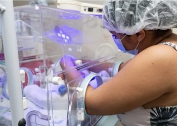 Sesab recomenda adoção de medidas a unidades de saúde e à população por conta do aumento de casos de SRAG em crianças