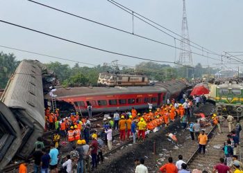 Acidente de trem deixa mais de 280 mortos na Índia