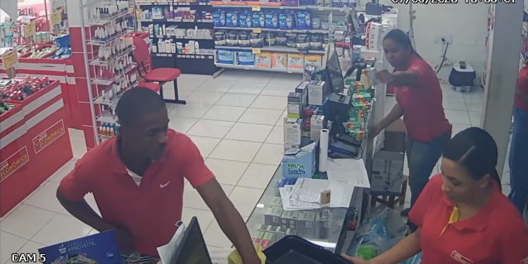 Bandido assalta farmácia em plena luz do dia em Cadeias
