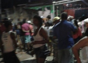 Homem tenta matar outro a tiros e foge após arma falhar durante festa de emancipação em Madre de Deus 