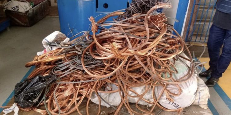 Portar fio roubado agora é crime em Salvador; entenda a lei sancionada por Bruno Reis