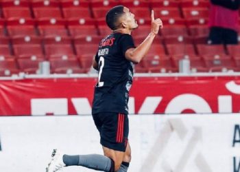 Bahia avança em negociação pela contratação de lateral-direito do Benfica