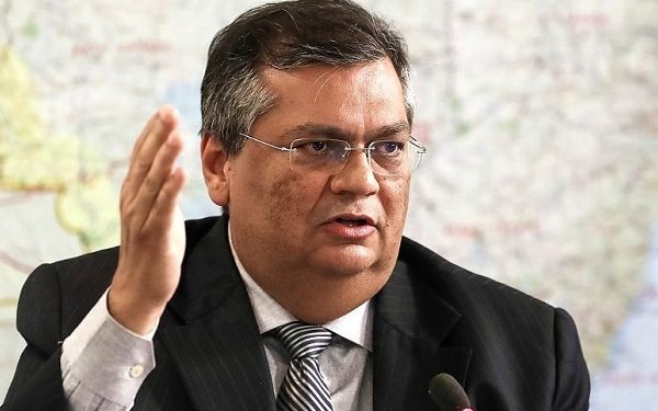 Flávio Dino diz que novo decreto de armas deve propor mais restrições a clubes de tiro