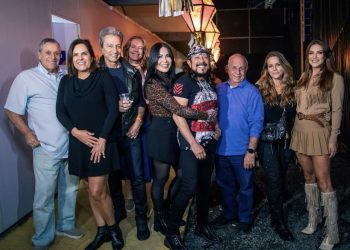 Em Candeias, Pati Guerra acompanha sogro Bell Marques na maratona de São João