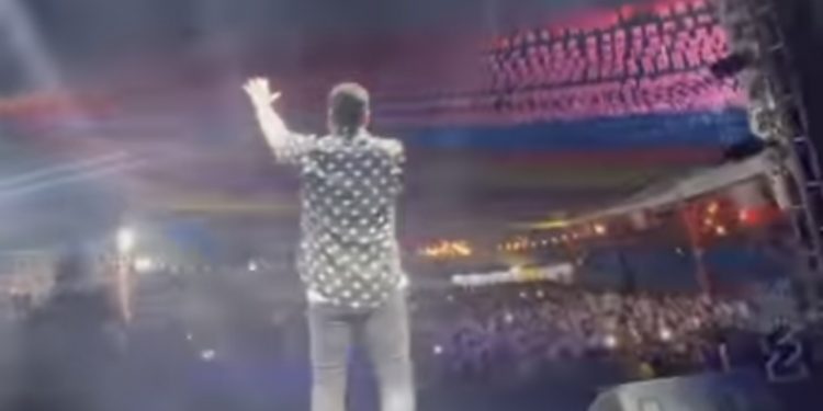 Safadão leva 30 mil ao delírio em show recorde do São João de Candeias