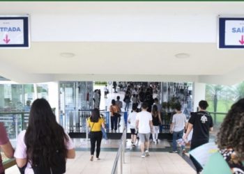 Aumento das mensalidades pode deixar jovens fora da faculdade