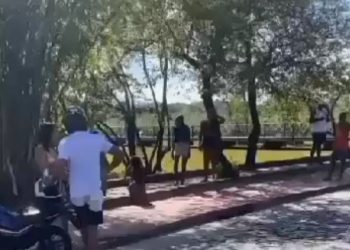 Homem é preso por suspeita de tentar afogar ex companheira em Praia do Forte, RMS