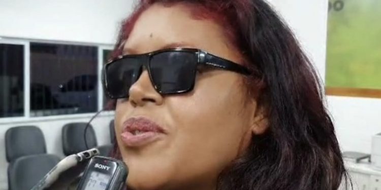 Mulher que decepou pênis de marido é encaminhada ao presídio: “vai ser bom porque aluguel está caro”