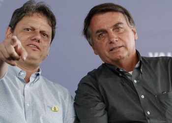 Bolsonaro admite a Tarcísio de Freitas que errou em “treta” da Reforma Tributária; entenda