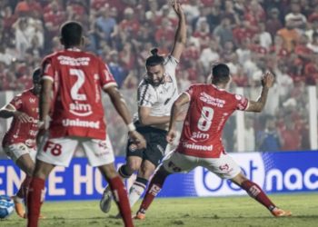 Vitória perde para o Vila Nova e permanece fora do G-4 da Série B