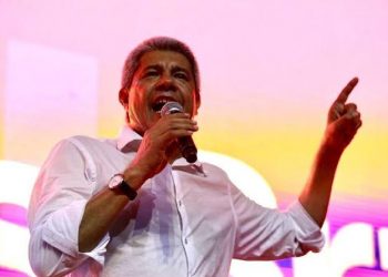 Bahia: Governador Jerônimo entrega mais colégio de tempo integral e adere a programas federais, veja detalhes