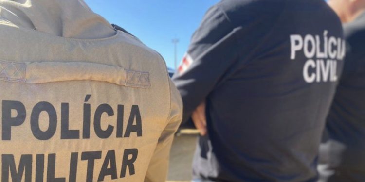 Filha de 15 anos denuncia pai por estupro e acusado invade casas de vizinhos com facão em busca da adolescente