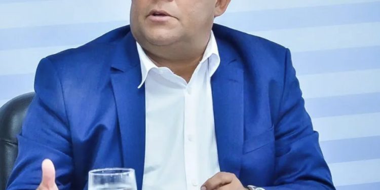 Vice-governador diz que viu morte em tentativa de pouso de avião