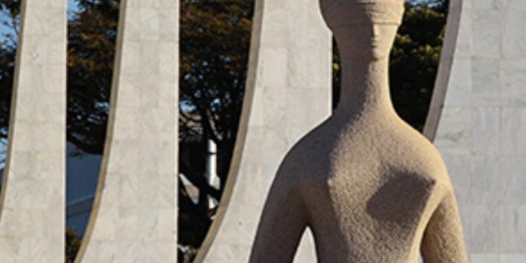 Urgente: STF reafirma que verbas do Fundeb não podem ser usadas para pagar honorários advocatícios, entenda