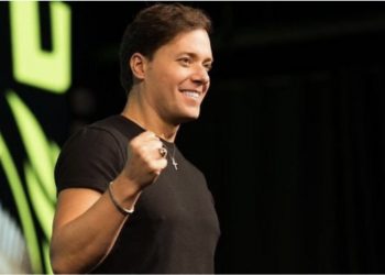 Dino diz que pastor Valadão vai responder por incitar fiéis contra pessoas LGBT+