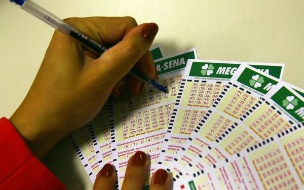 Mega-Sena acumula e pode pagar R$ 9 milhões no sábado (8)