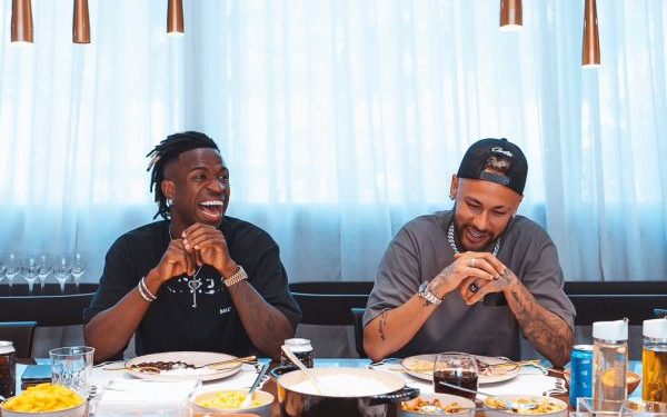 Vini Jr. celebra encontro com Neymar e fãs reagem: péssima influência