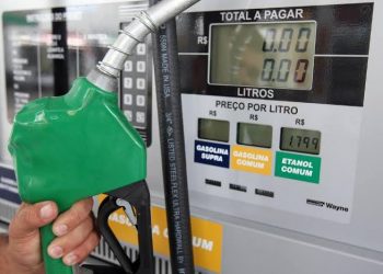  Gasolina e diesel ficam mais caros em Candeias  após reajuste de refinaria