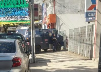 Candeias: Carros-fortes atrapalham o trânsito, mas têm amparo legal do Conselho Nacional de Trânsito (Contran)