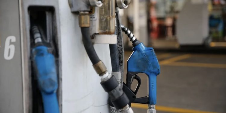 Acelen aplica maior aumento da gasolina das últimas seis semanas
