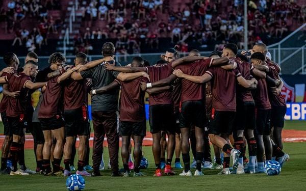 Pra cima! Vitória tem 88% de chance de acesso à Série A