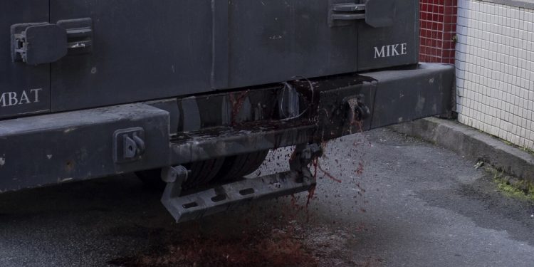 Em artigo, jornalista afirma que “PT e bolsonarismo são cúmplices de chacinas de pretos e pobres na Bahia, Rio e São Paulo”; dê sua opinião