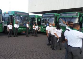 EXCLUSIVO! Bandidos armados tentam incendiar garagem de ônibus em Pirajá afirma site IB