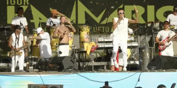 Favela Venceu: Kannário faz show histórico, agita cidade e afirma  “somos da paz”