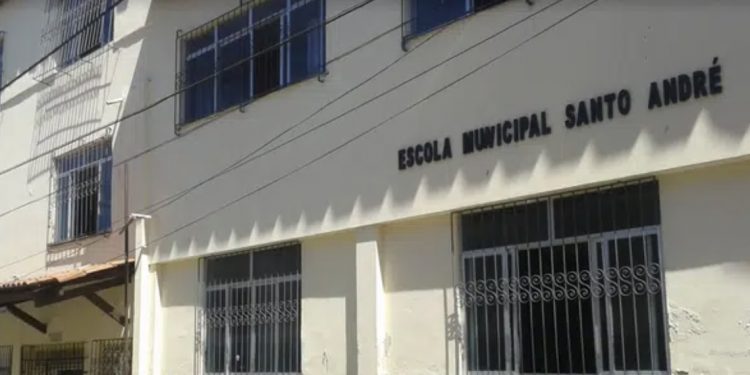 Quase 2 mil alunos ficam sem aula após tiroteios em Salvador