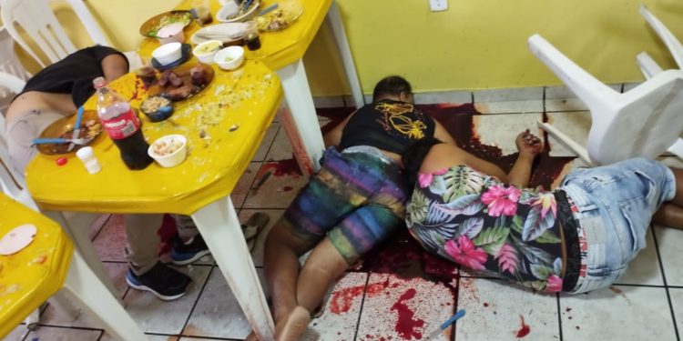 CHACINA! Quatro ciganos mortos em restaurante de Feira de Santana