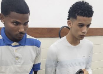 homens são presos com revólver calibre 38 em Lauro de Freitas 