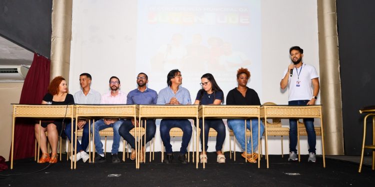Candeias: 4ª Conferencia da juventude debate temas em prol das políticas públicas para os jovens