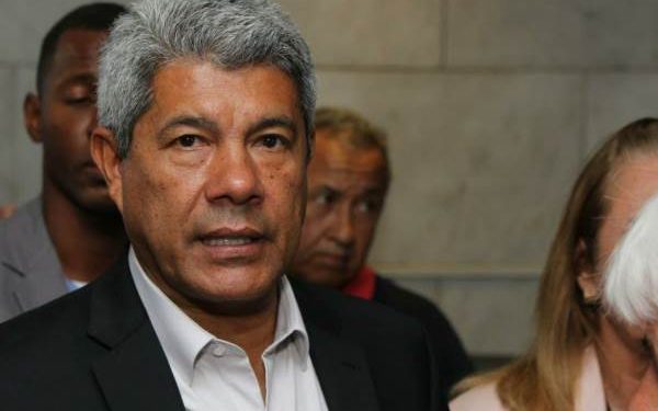 Após descartar intervenção, Jerônimo diz que vinda de blindados é parceria com governo federal