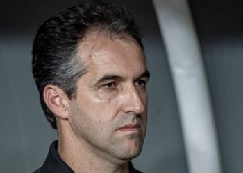 Condé chama 6 x 0 de “derrota vexatória” para o CRB: “Pedir desculpas ao torcedor do Vitória”