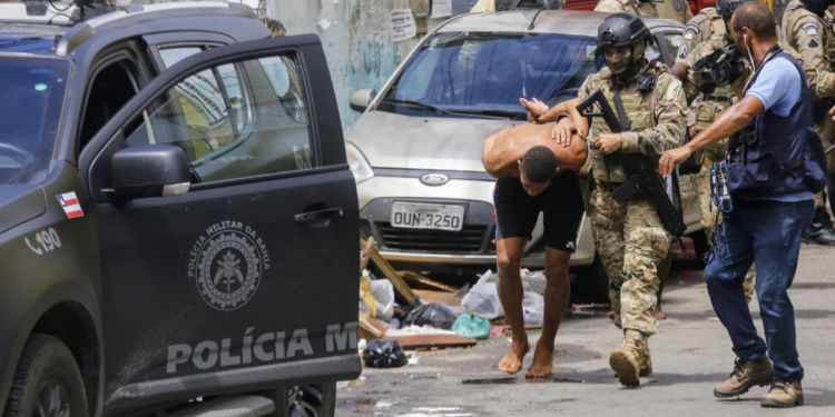 Alto das Pombas: armas apreendidas com facções custam ao menos R$ 450 mil