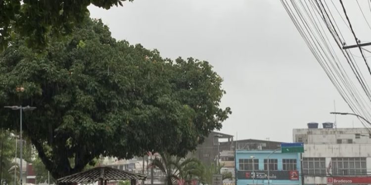 Primavera começa chuvosa em Candeias; temperatura deve aumentar nos próximos dias