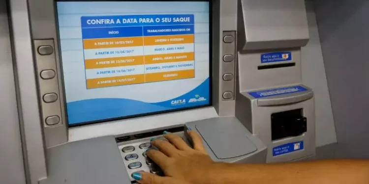 Comissões discutem possibilidade de fim do saque-aniversário do FGTS