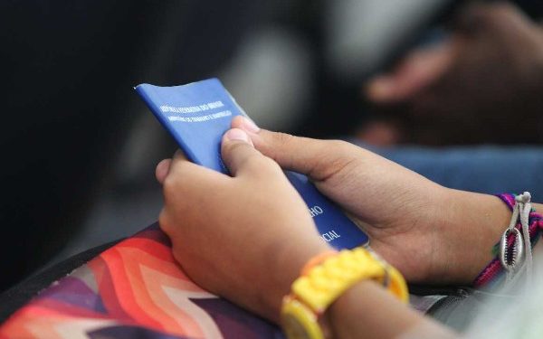 Taxa de desemprego cai para 7,8% em agosto e registra menor índice desde 2015