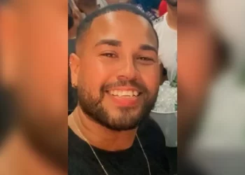 URGENTE: homem morre em tiroteio na praça de Santo Antônio de Jesus; outras três pessoas foram baleadas