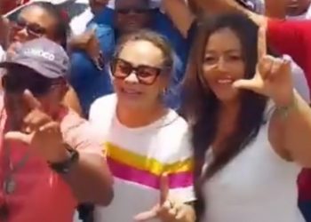 Candeias: Marivalda Silva assume oposição a Pitágoras; e comemora ao lado de deputada que xingou prefeito de “tinhoso”