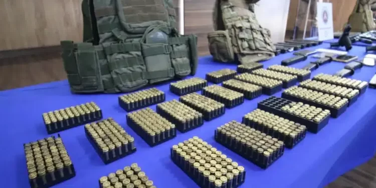 ‘Arsenal de guerra’ é localizado durante caça a detentos que fugiram de penitenciária