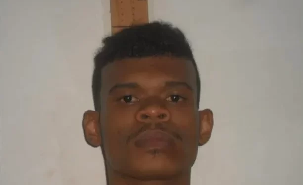 Fugitivo da Lemos Brito troca tiros com o PETO e morre em São Sebastião do Passé