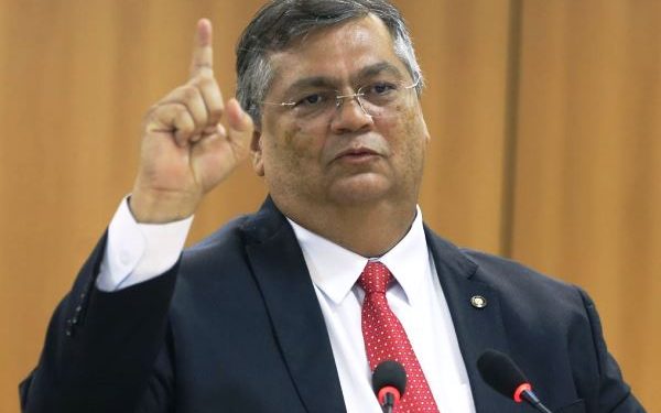 Dino defende alteração na lei para enquadrar facções como terroristas