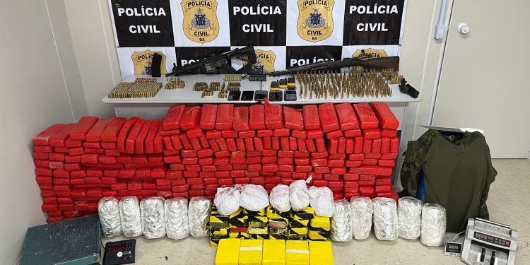 Trio encontrado em imóvel de ‘Geleia’,  em Candeias líder do BDM fugitivo, é liberado em audiência de custódia