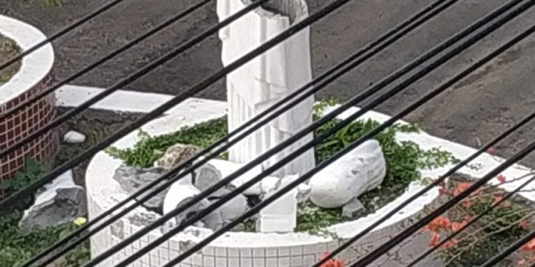 Candeias: homem destrói imagem de Cristo Redentor na ladeira do Malembá 