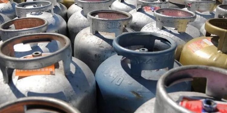 Gás de cozinha tem novo reajuste na Bahia; aumento é de 1,8%