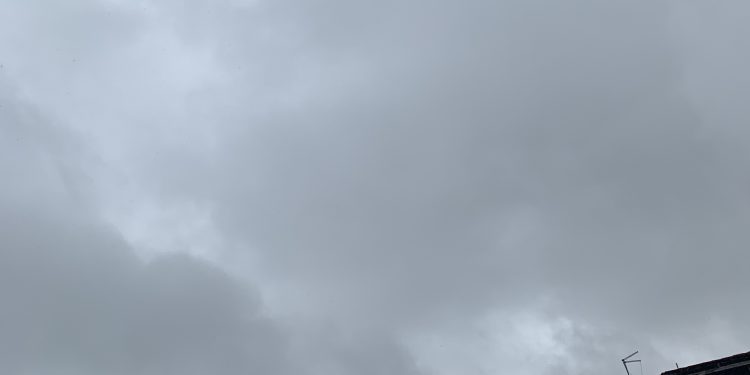 Frente fria chega em Candeias  na manhã desta terça-feira (07)