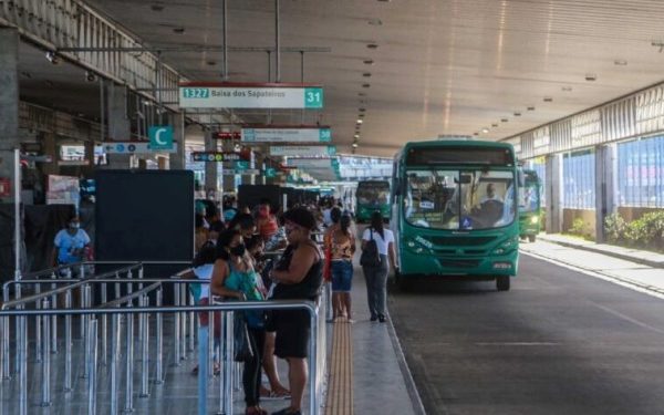 Tarifa de ônibus é reajustada, e custará R$ 5,20 a partir de segunda-feira (13)