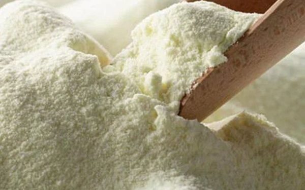 Projeto prevê proibição da venda de leite em pó importado e reidratado