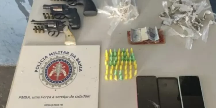 Traficantes da facção ‘Tropa do A’ encontram viatura do PETO em São Marcos e três morrem em confronto